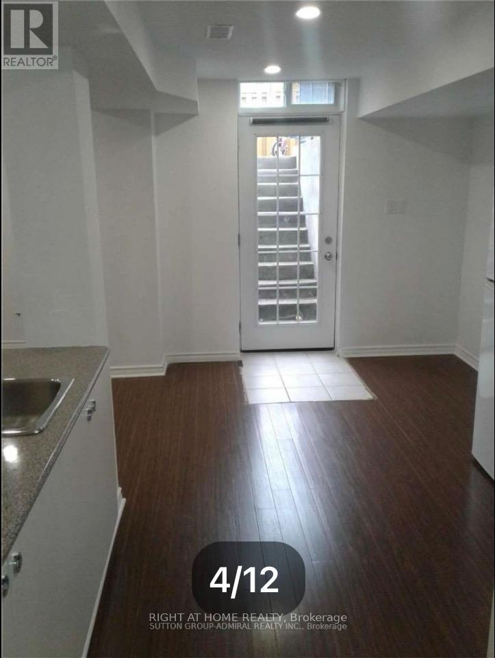 75 Maffey Crescent, Richmond Hill, Ontario  L4S 0A8 - Photo 4 - N12937686