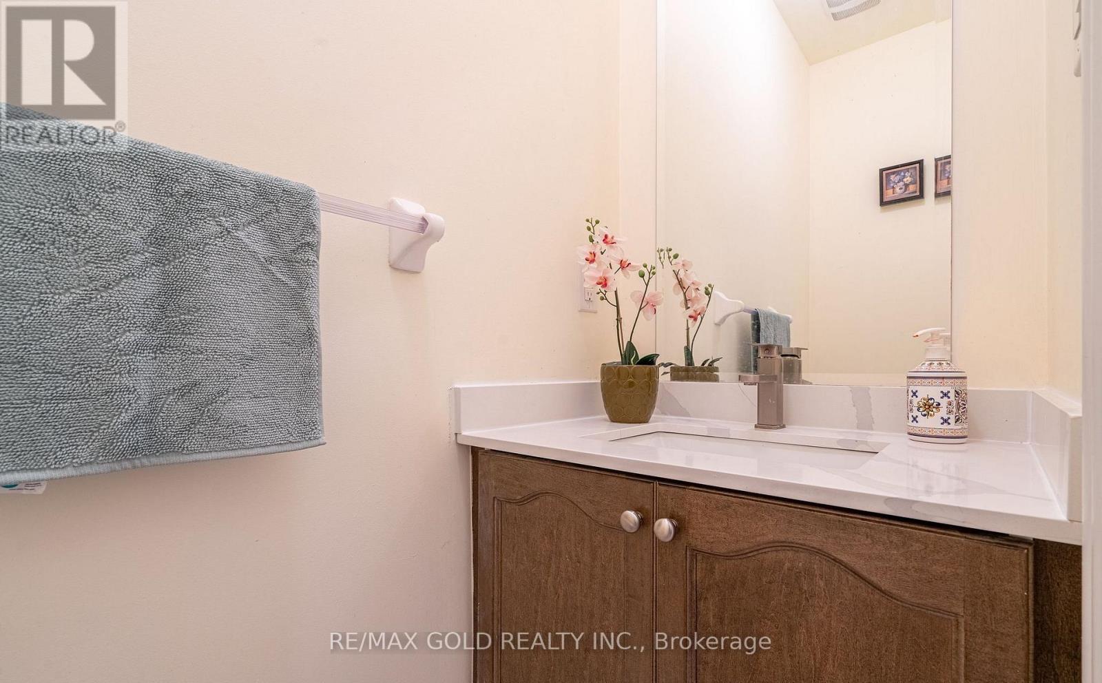 311 Father Tobin Road, Brampton, Ontario L6R 0P4 - Photo 13 - W12890522