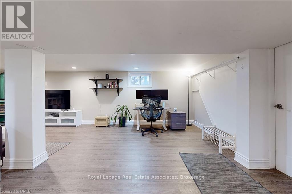 Basement - 925 Kingsway Drive, Burlington, Ontario  K7T 3J1 - Photo 12 - W12937638