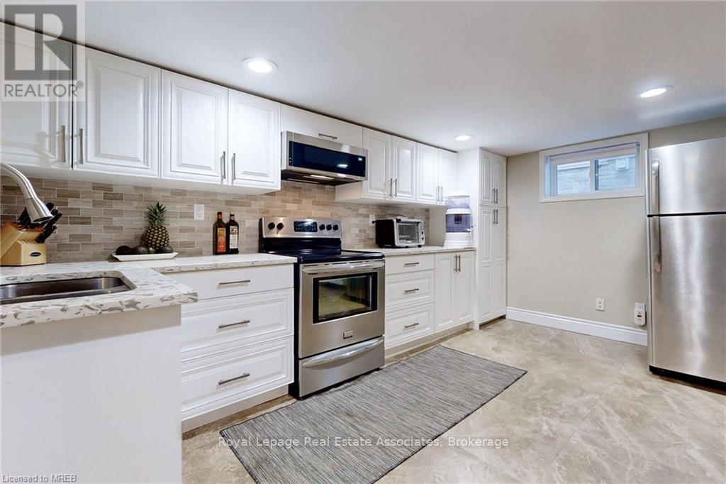 Basement - 925 Kingsway Drive, Burlington, Ontario  K7T 3J1 - Photo 15 - W12937638