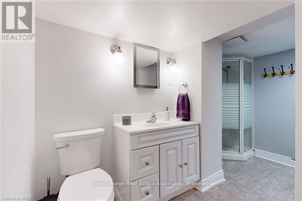 Basement - 925 Kingsway Drive, Burlington, Ontario  K7T 3J1 - Photo 21 - W12937638