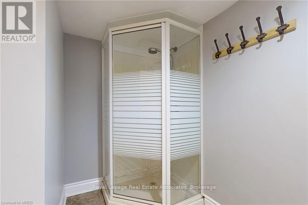 Basement - 925 Kingsway Drive, Burlington, Ontario  K7T 3J1 - Photo 22 - W12937638