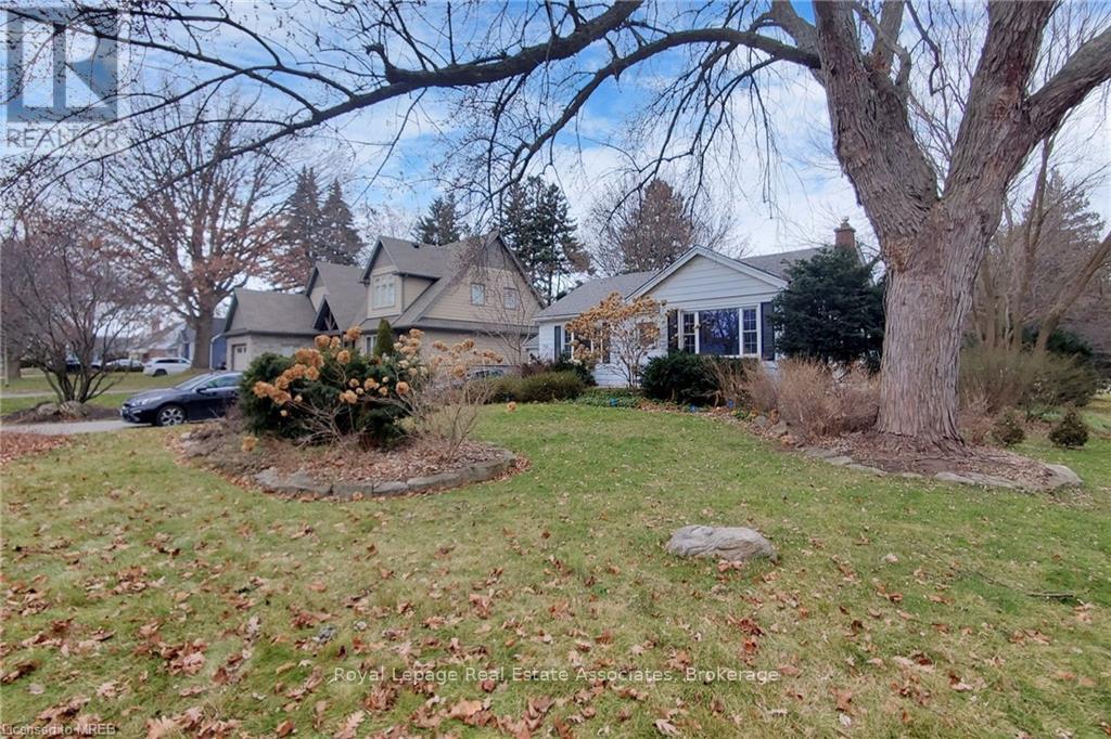 Basement - 925 Kingsway Drive, Burlington, Ontario  K7T 3J1 - Photo 3 - W12937638