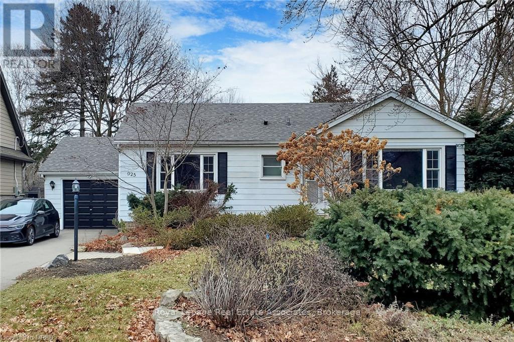 Basement - 925 Kingsway Drive, Burlington, Ontario  K7T 3J1 - Photo 4 - W12937638