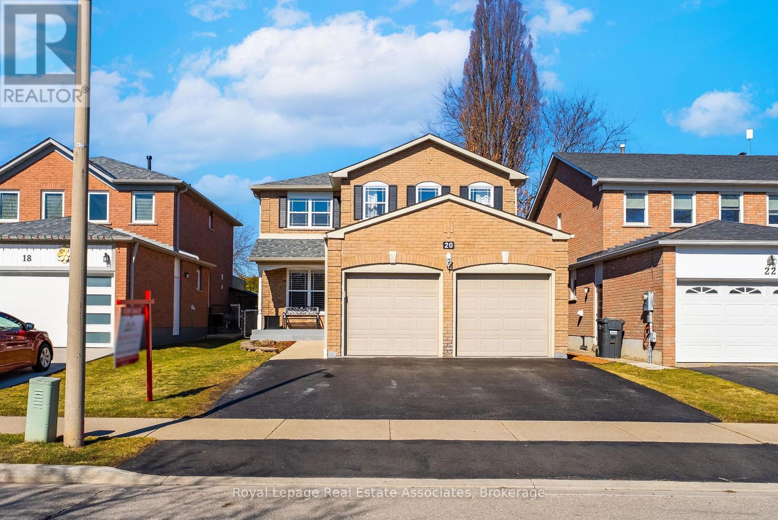 20 Jeremy Place, Brampton, Ontario  L6S 5K6 - Photo 8 - W12937658