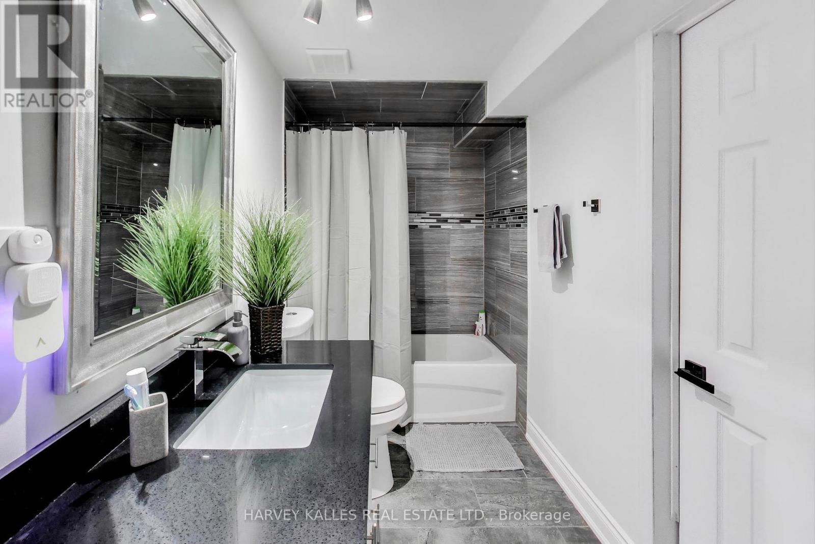 136 Degrassi Cove Circle, Brampton, Ontario  L6X 0N8 - Photo 22 - W12937660