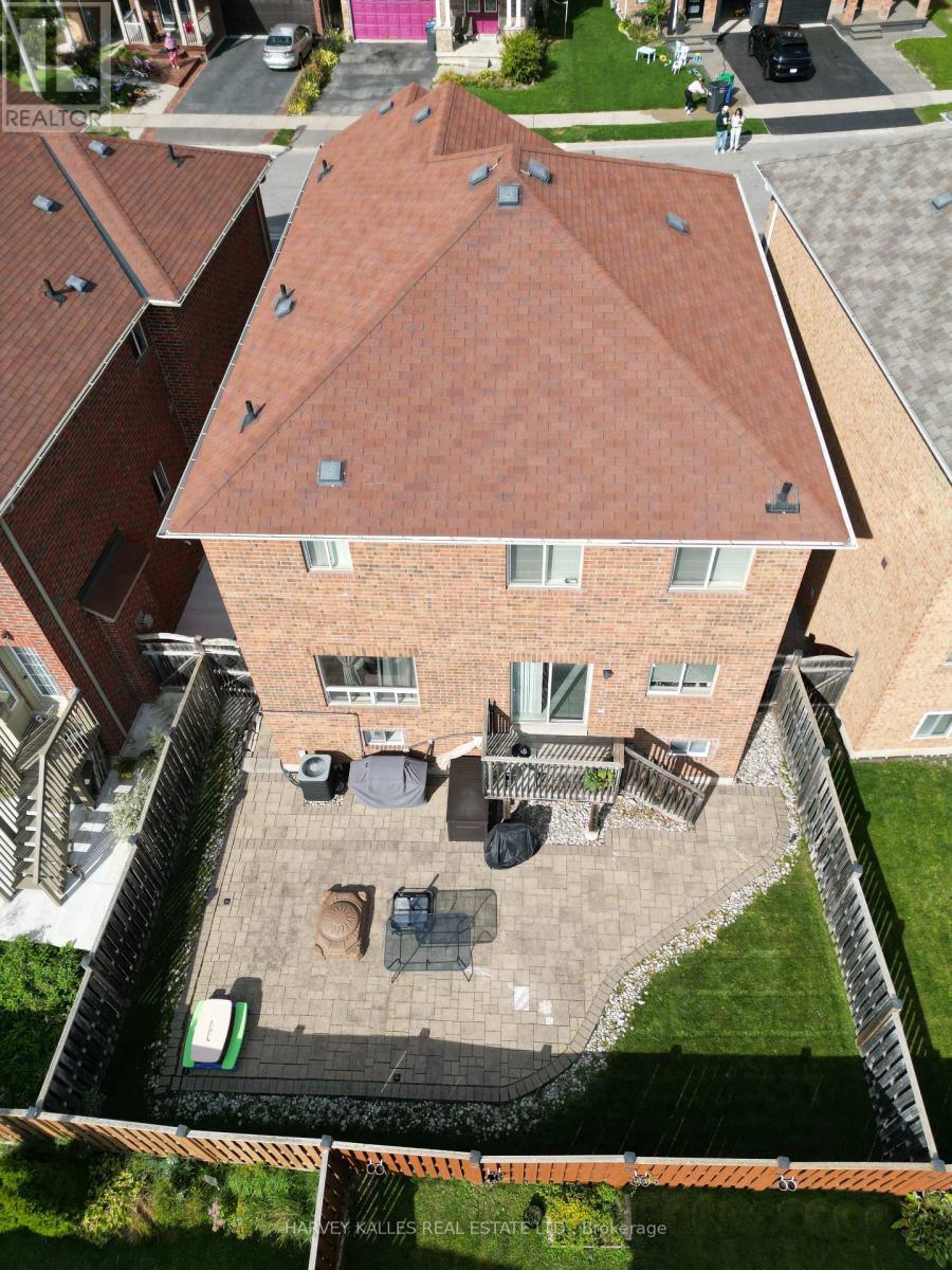 136 Degrassi Cove Circle, Brampton, Ontario  L6X 0N8 - Photo 26 - W12937660