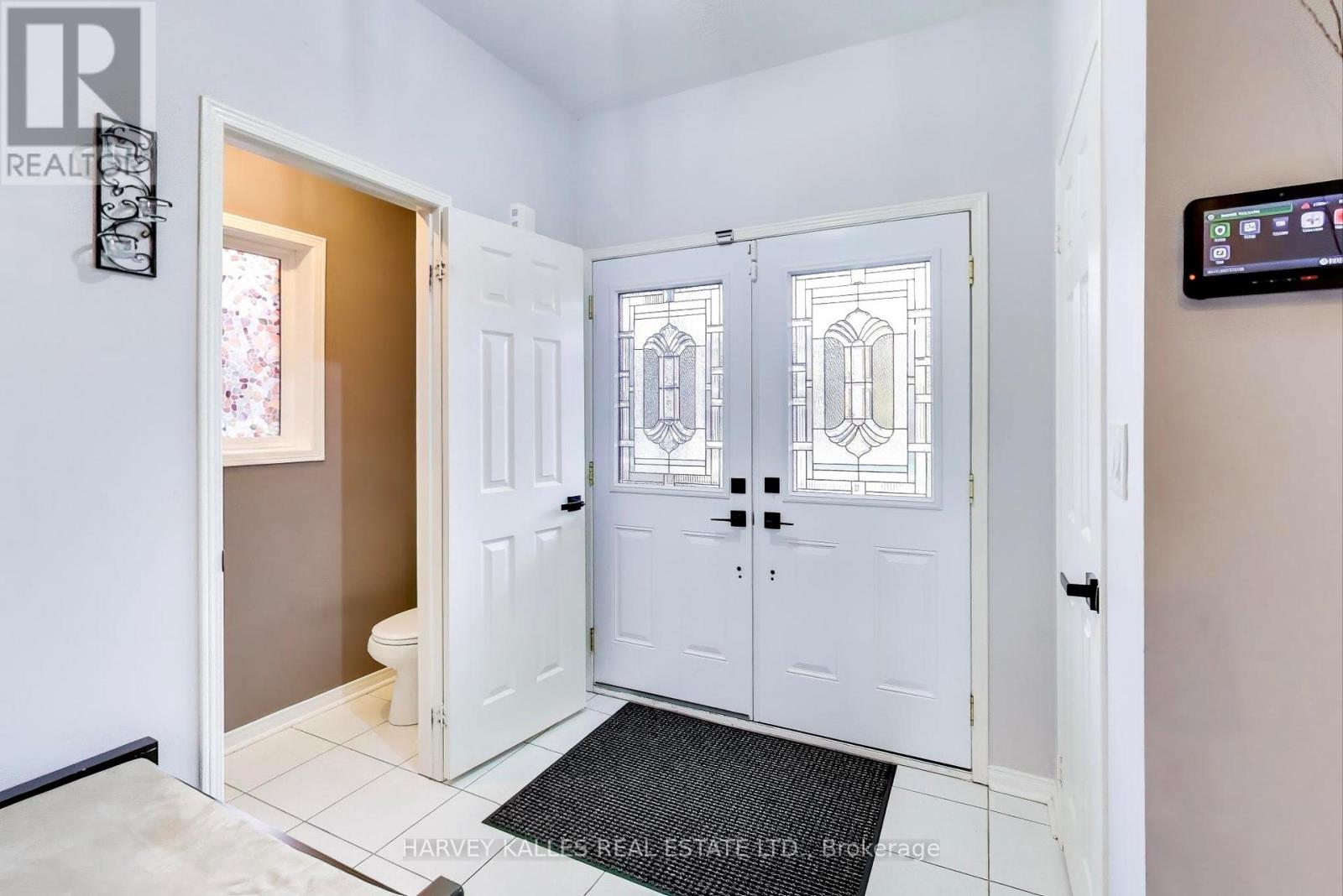 136 Degrassi Cove Circle, Brampton, Ontario  L6X 0N8 - Photo 3 - W12937660