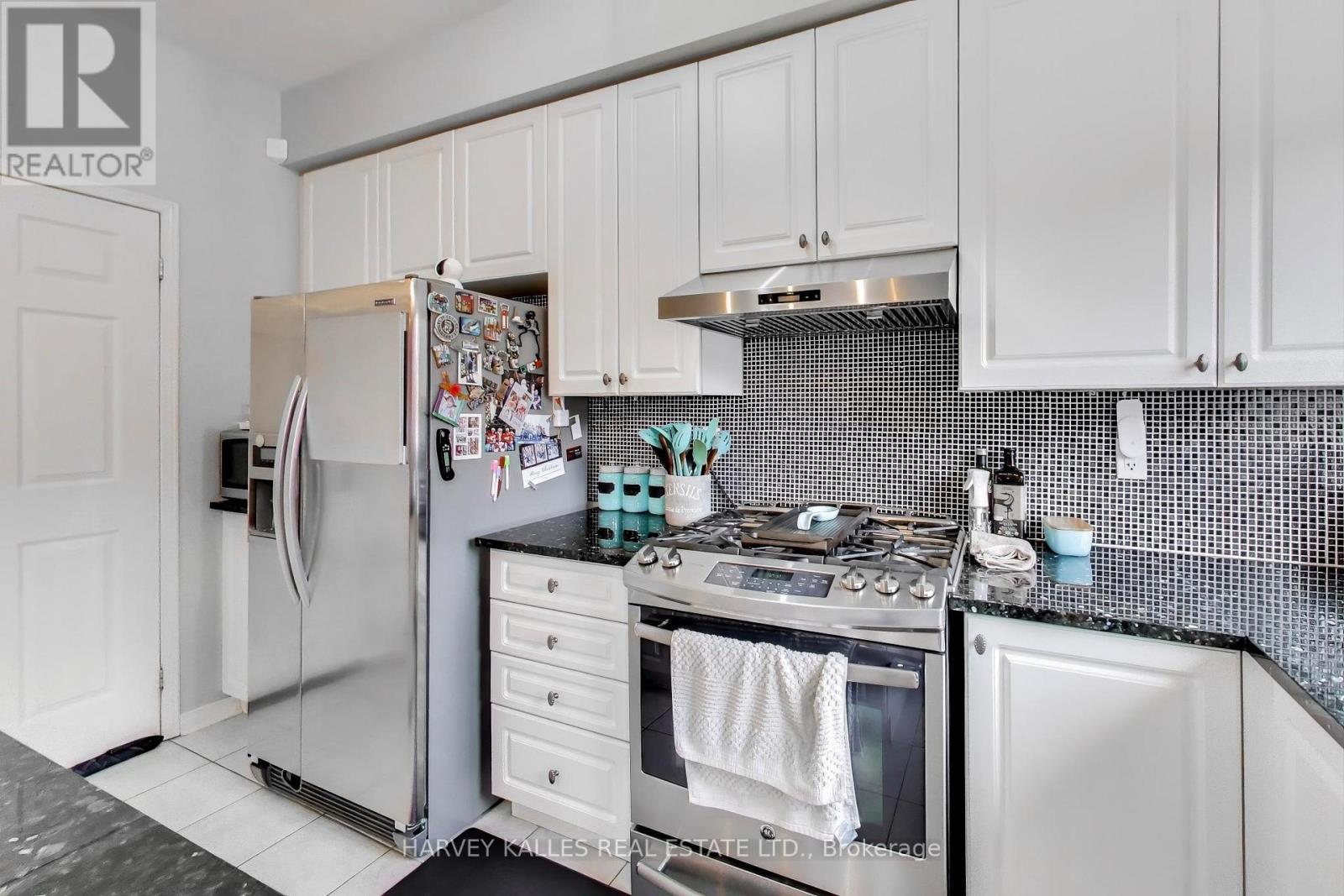 136 Degrassi Cove Circle, Brampton, Ontario  L6X 0N8 - Photo 8 - W12937660