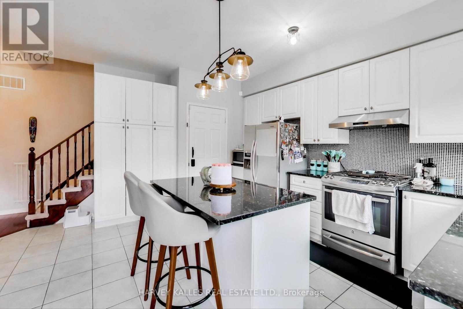 136 Degrassi Cove Circle, Brampton, Ontario  L6X 0N8 - Photo 9 - W12937660