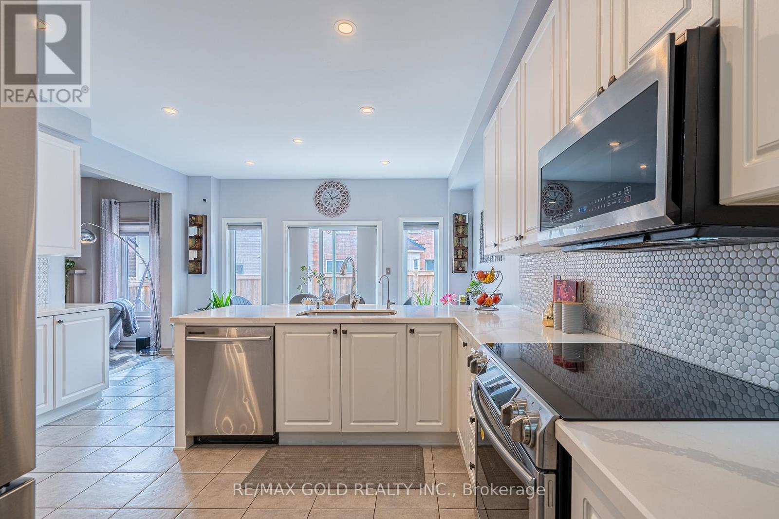 83 Cookview Drive, Brampton, Ontario  L6R 3V1 - Photo 10 - W12937684