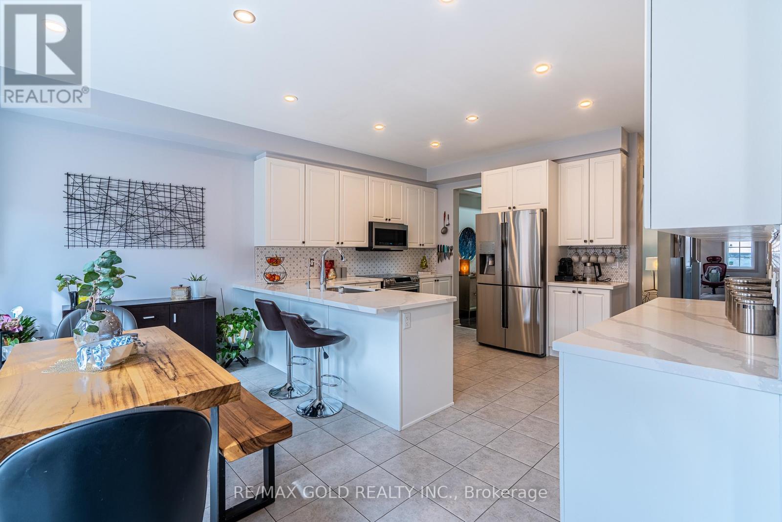 83 Cookview Drive, Brampton, Ontario  L6R 3V1 - Photo 12 - W12937684