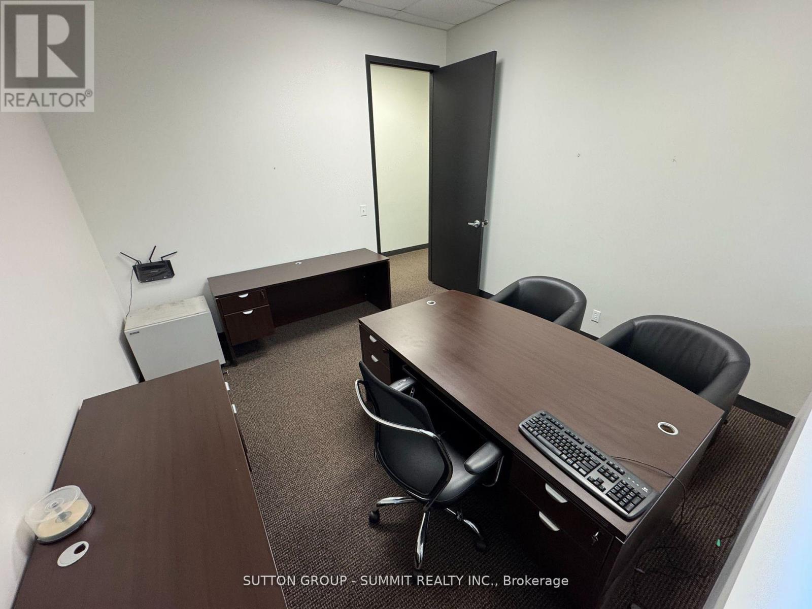 104 - 2865 Bristol Circle, Oakville, Ontario  L6H 6X5 - Photo 8 - W12937690