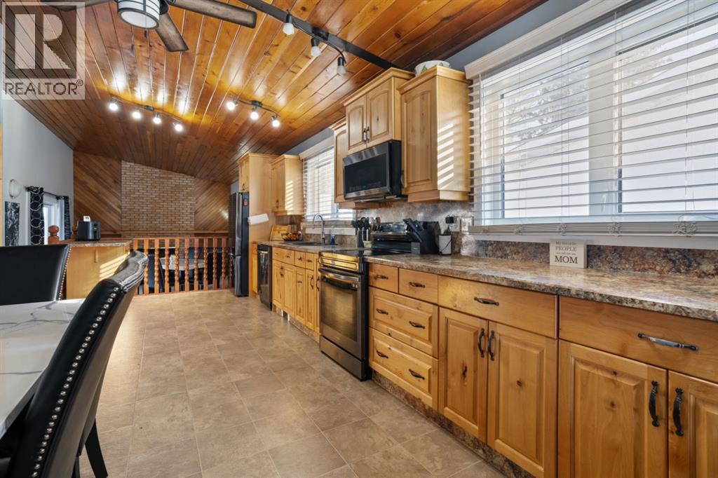 6310 43 Avenue, Camrose, Alberta  T4V 3M8 - Photo 6 - A2293554