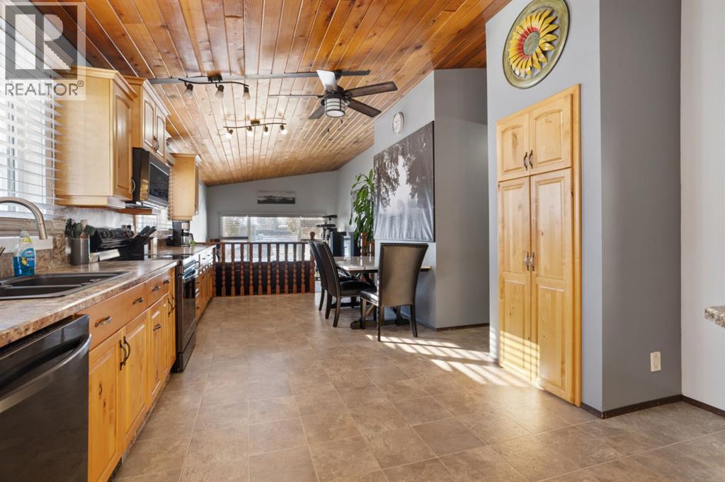 6310 43 Avenue, Camrose, Alberta  T4V 3M8 - Photo 9 - A2293554