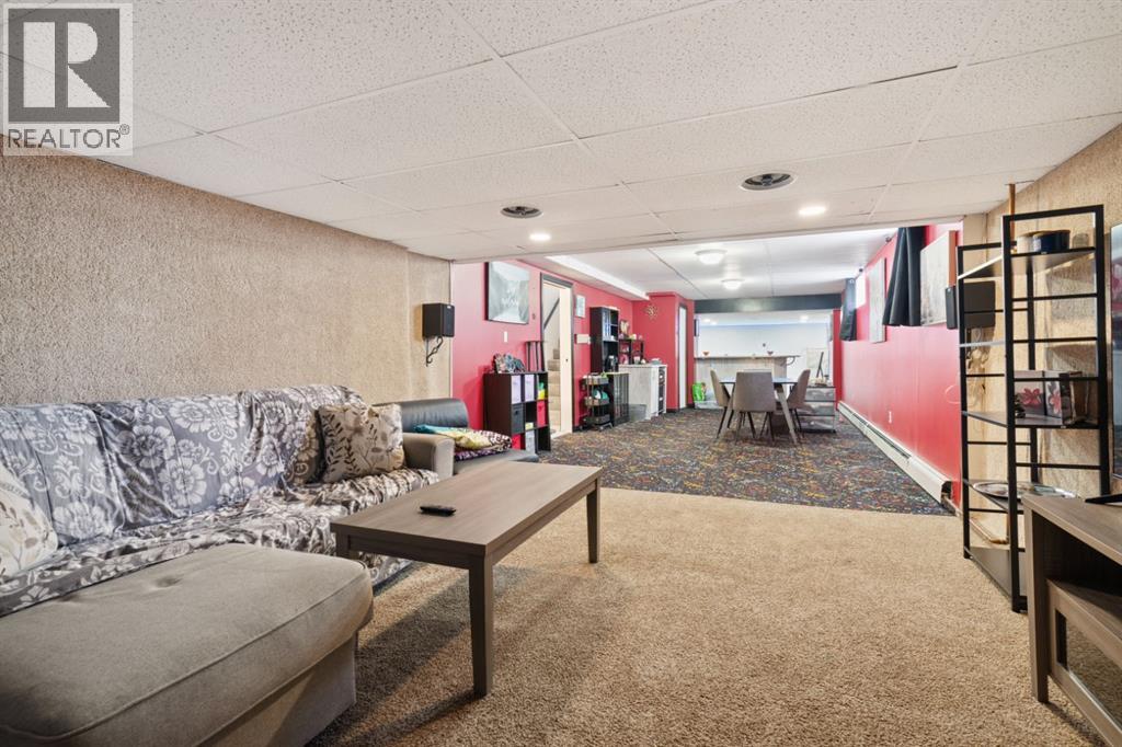 6310 43 Avenue, Camrose, Alberta  T4V 3M8 - Photo 28 - A2293554