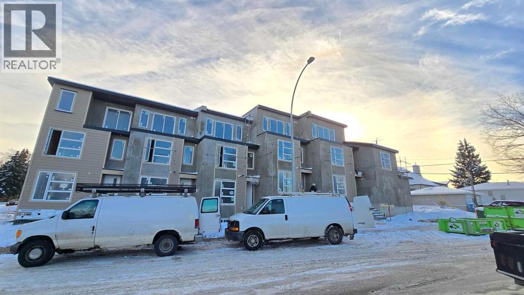 4767 Montana Crescent Nw, Calgary, Alberta  T3B 1E6 - Photo 4 - A2276176