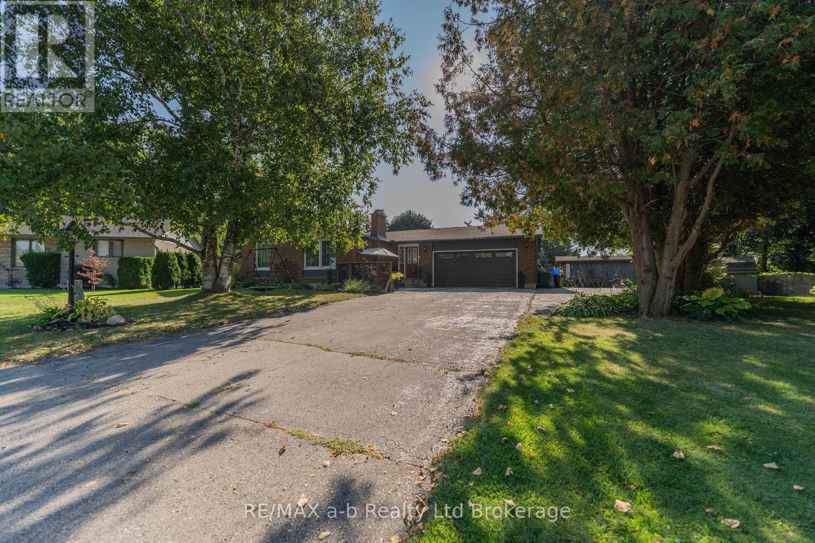 6 Camdon Court, Tillsonburg, Ontario  N4G 4B3 - Photo 2 - X12733282