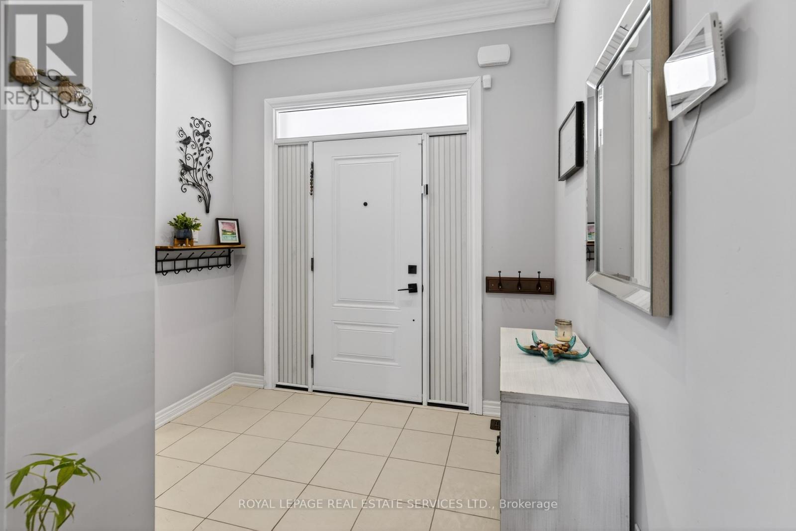 305 Moody Drive, Vaughan, Ontario  L4H 3Z6 - Photo 4 - N12767938