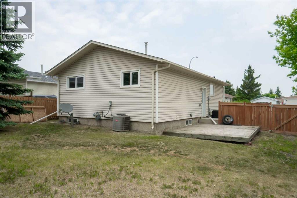 8325 101 Ave, Peace River, Alberta  T8S 1N2 - Photo 3 - A2274660