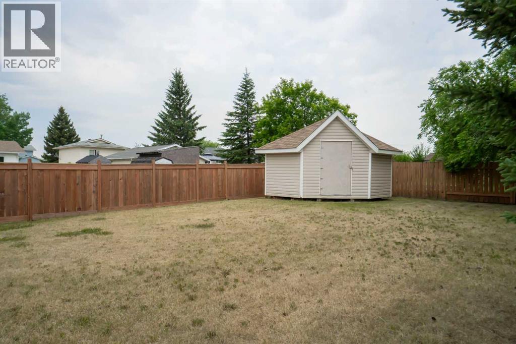 8325 101 Ave, Peace River, Alberta  T8S 1N2 - Photo 4 - A2274660