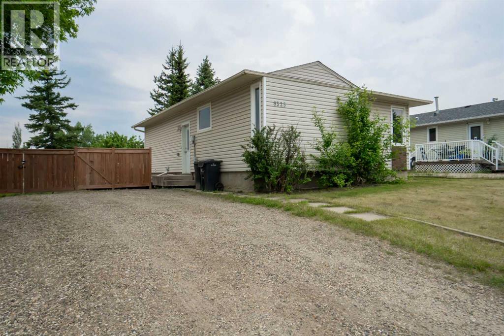 8325 101 Ave, Peace River, Alberta  T8S 1N2 - Photo 1 - A2274660
