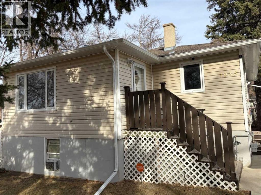 1035 12b Street S, Lethbridge, Alberta  T1K 1R9 - Photo 1 - A2296011