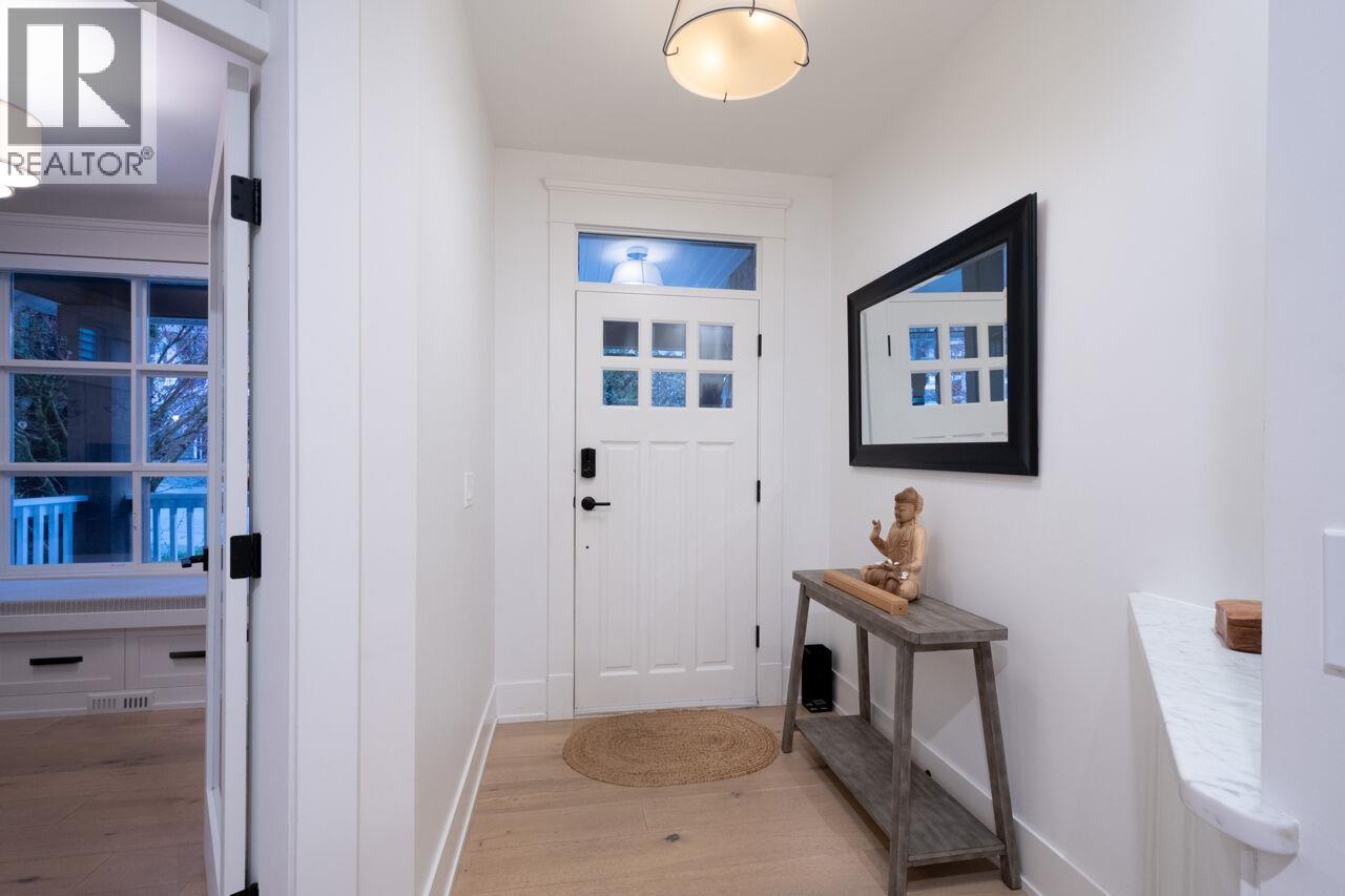 75 Holly Drive, Port Moody, British Columbia  V3H 5M5 - Photo 3 - R3105165