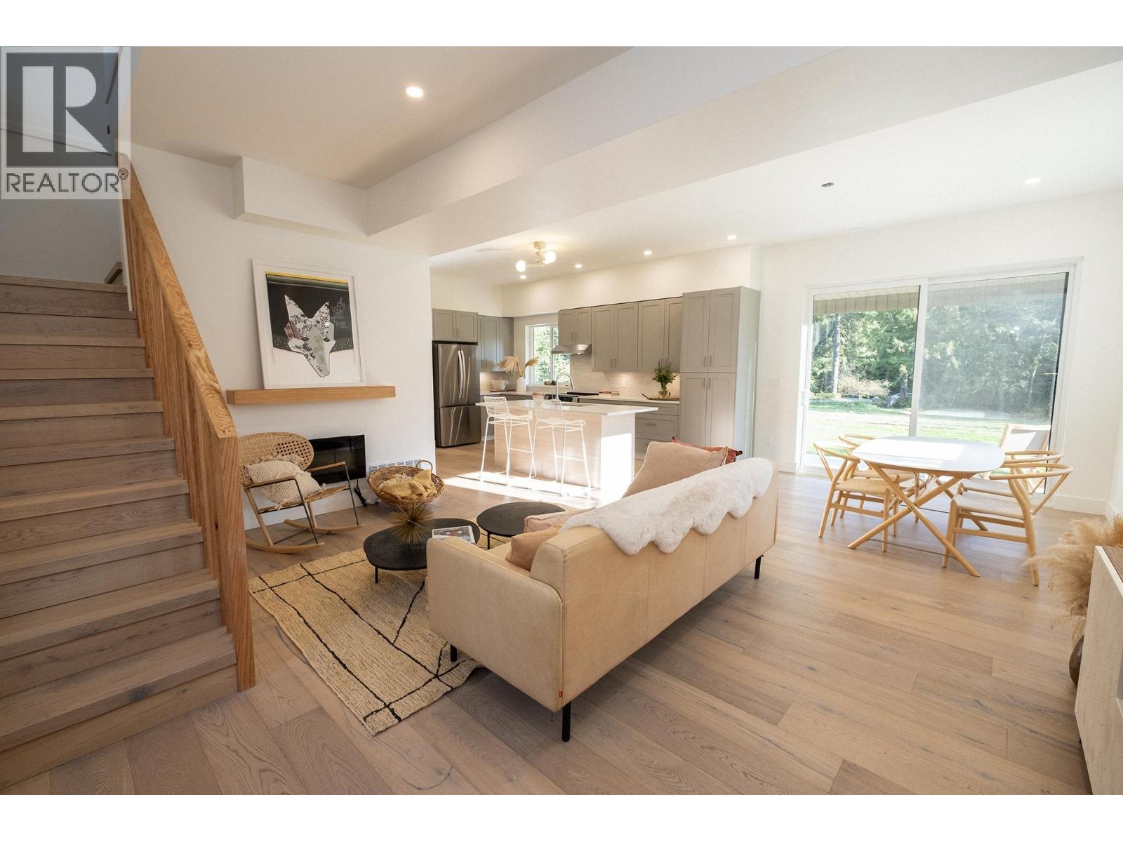 1246 Reed Road, Gibsons, British Columbia  V0N 1V7 - Photo 14 - R3105170