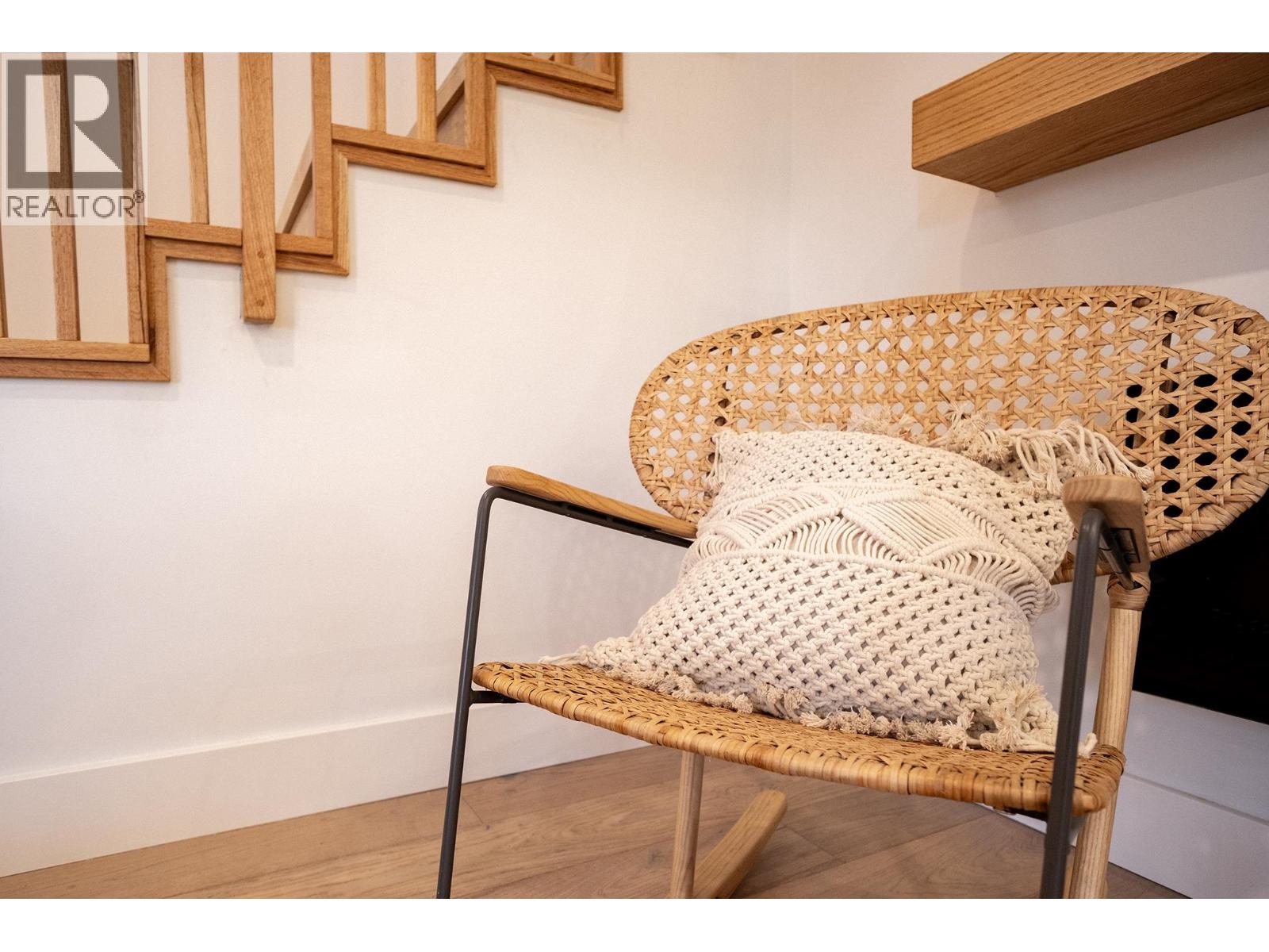 1246 Reed Road, Gibsons, British Columbia  V0N 1V7 - Photo 5 - R3105170