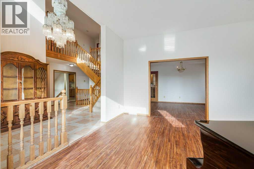 106 Sienna Hills Drive SW, Calgary, Alberta  T3H 2C8 - Photo 4 - A2282460