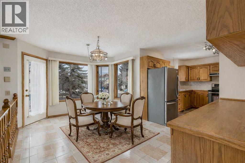 106 Sienna Hills Drive SW, Calgary, Alberta  T3H 2C8 - Photo 13 - A2282460