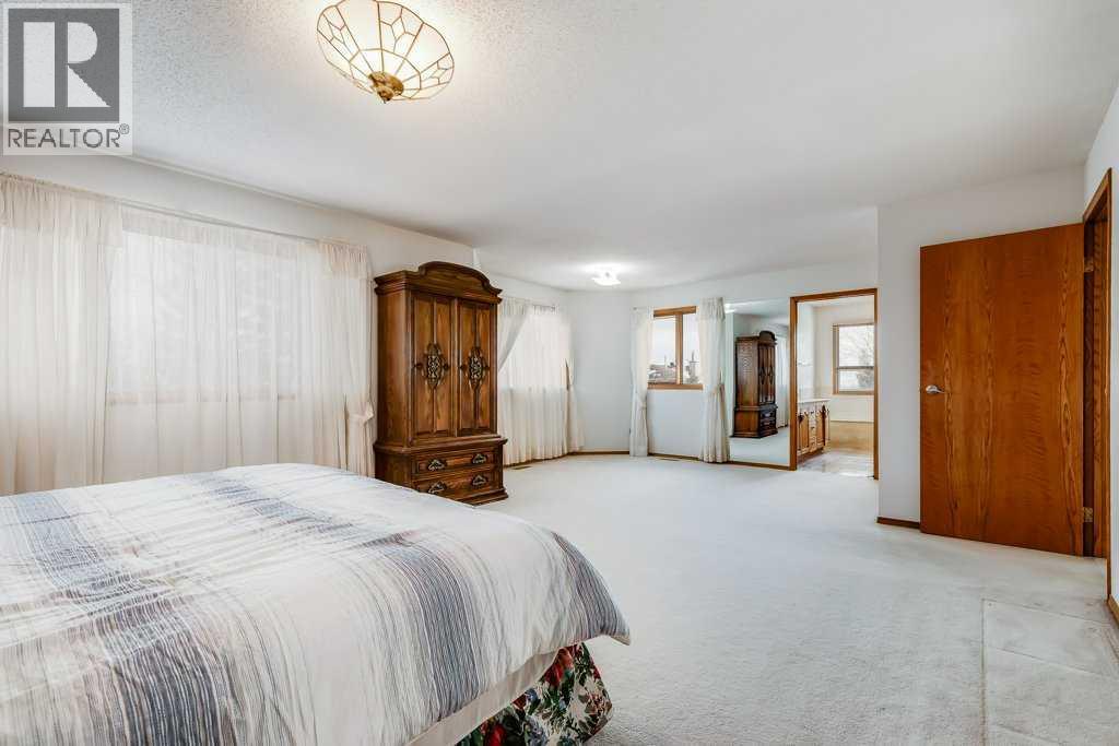 106 Sienna Hills Drive SW, Calgary, Alberta  T3H 2C8 - Photo 30 - A2282460