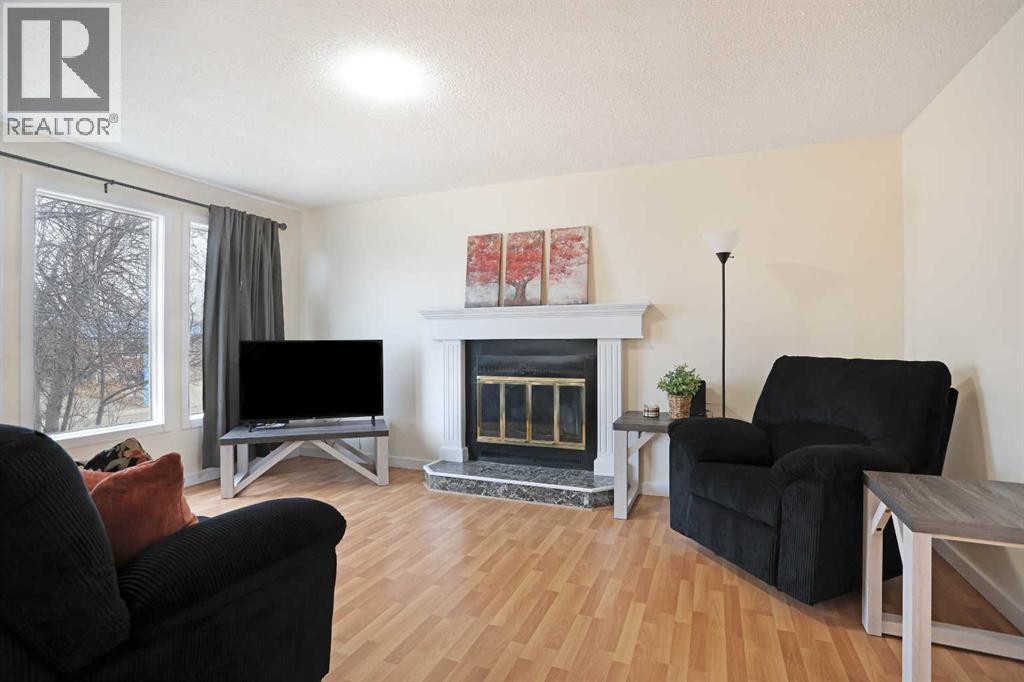 63 Ash Street W, Brooks, Alberta  T1R 0A6 - Photo 4 - A2295730