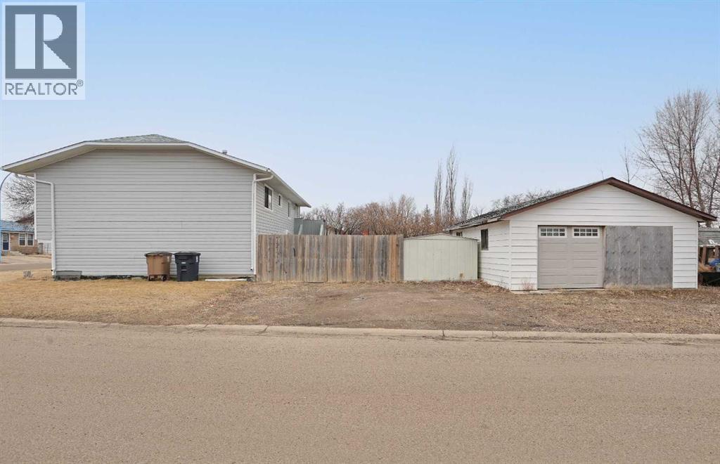 63 Ash Street W, Brooks, Alberta  T1R 0A6 - Photo 46 - A2295730