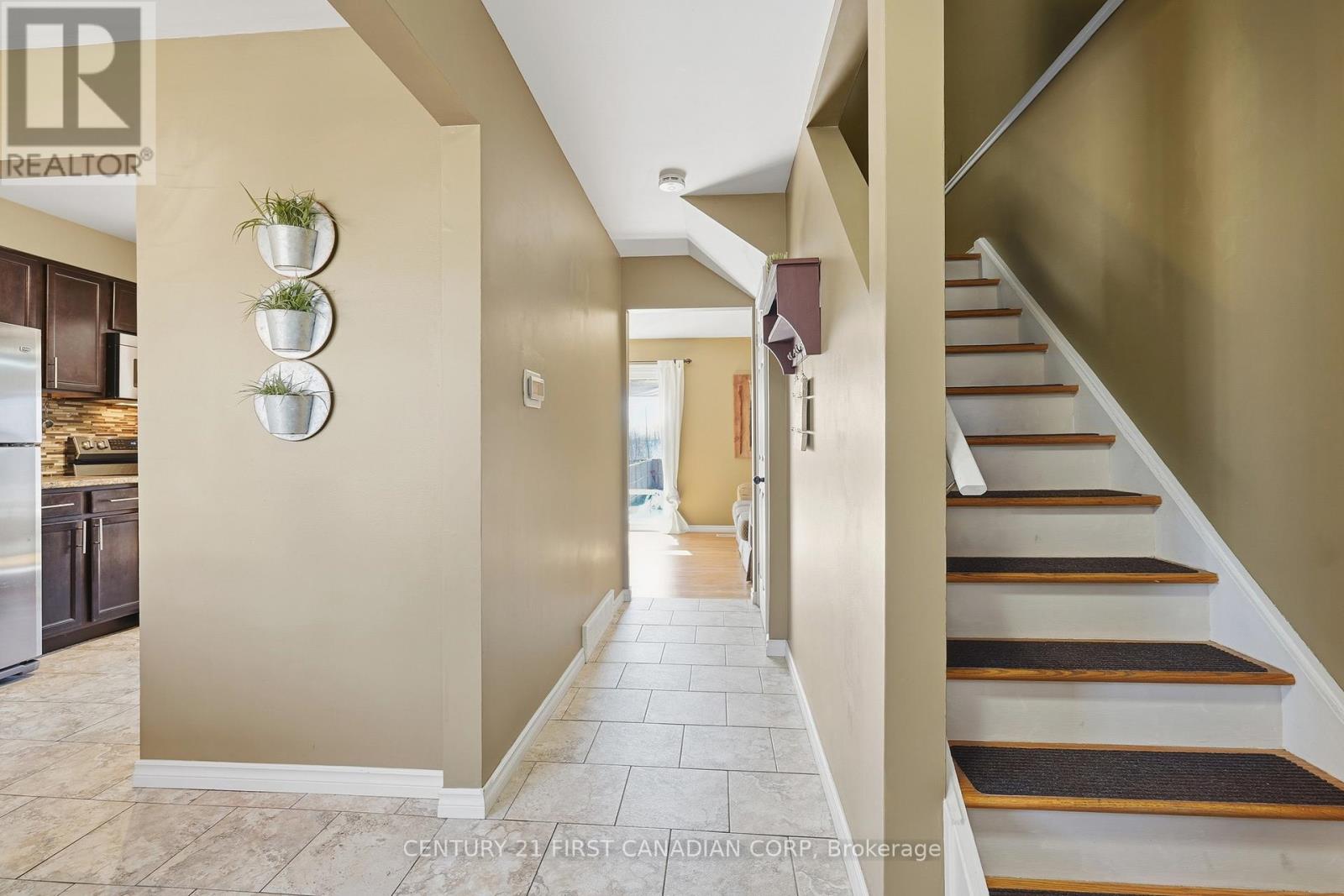 51 Kintail Crescent, London South, Ontario  N6E 1J4 - Photo 8 - X12937700