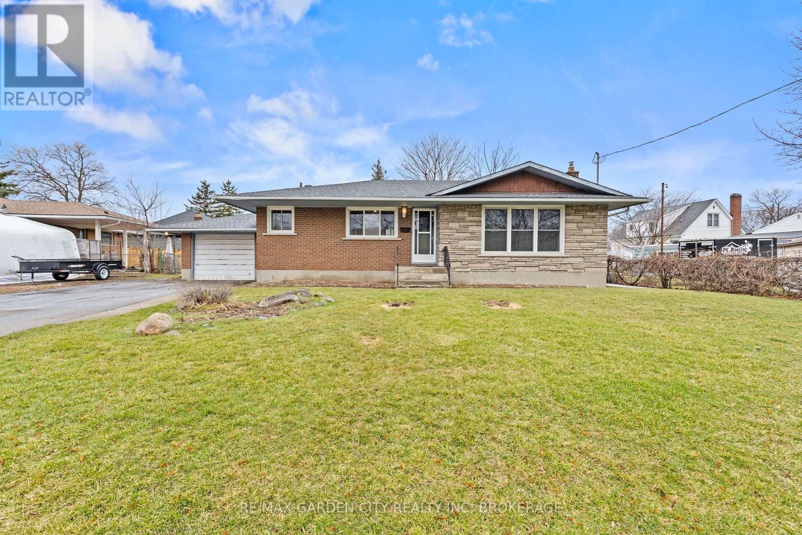 1 GLADMAN AVENUE, St. Catharines, Ontario