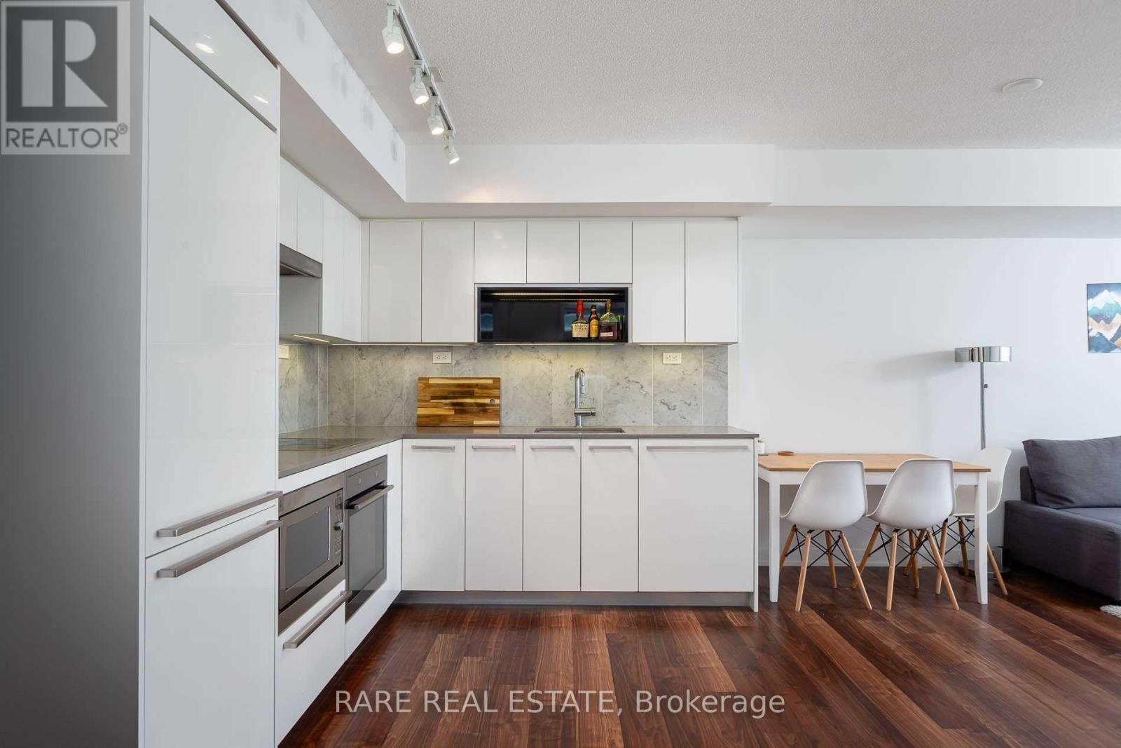 3208 - 70 Queens Wharf Road, Toronto, Ontario  M5V 0J2 - Photo 2 - C12937696