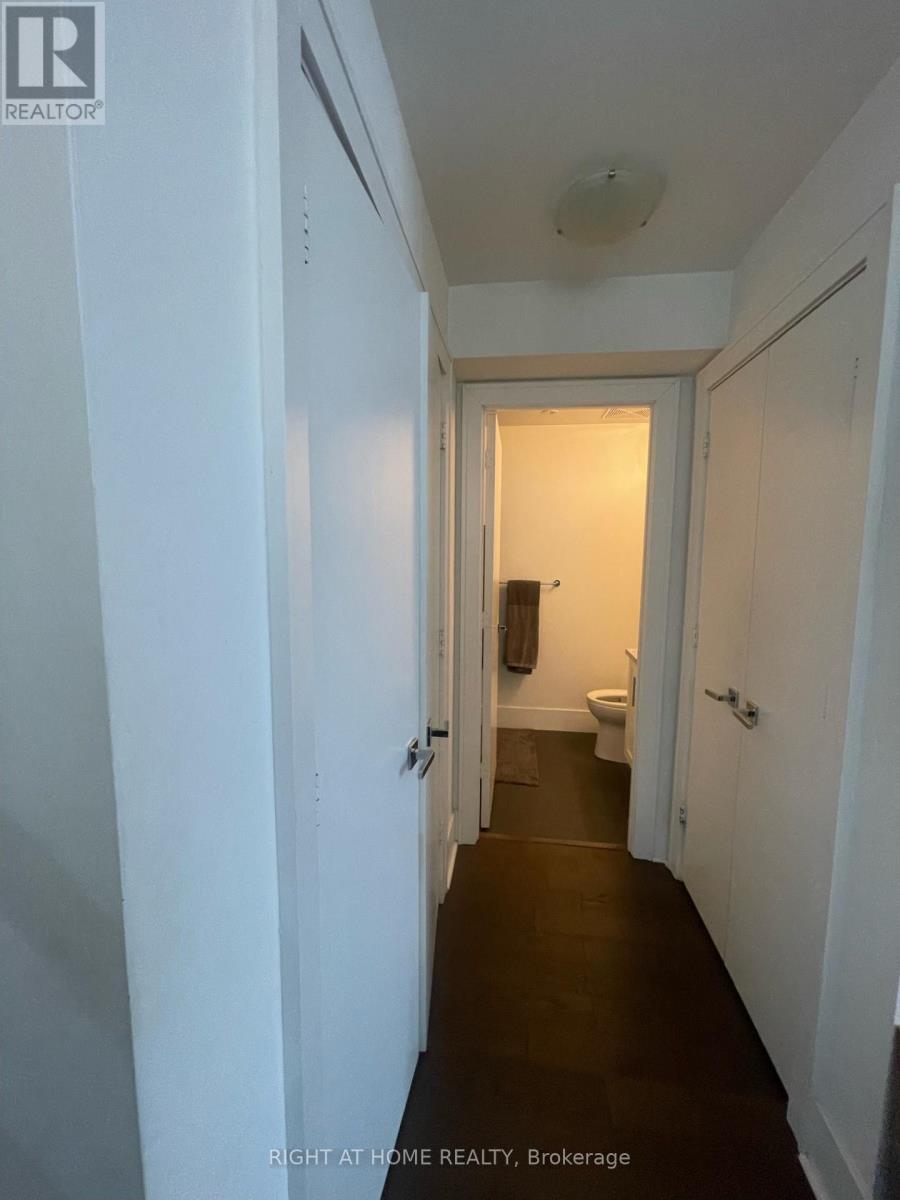 1025 - 29 Queens Quay E, Toronto, Ontario  M5E 0A4 - Photo 10 - C12844054