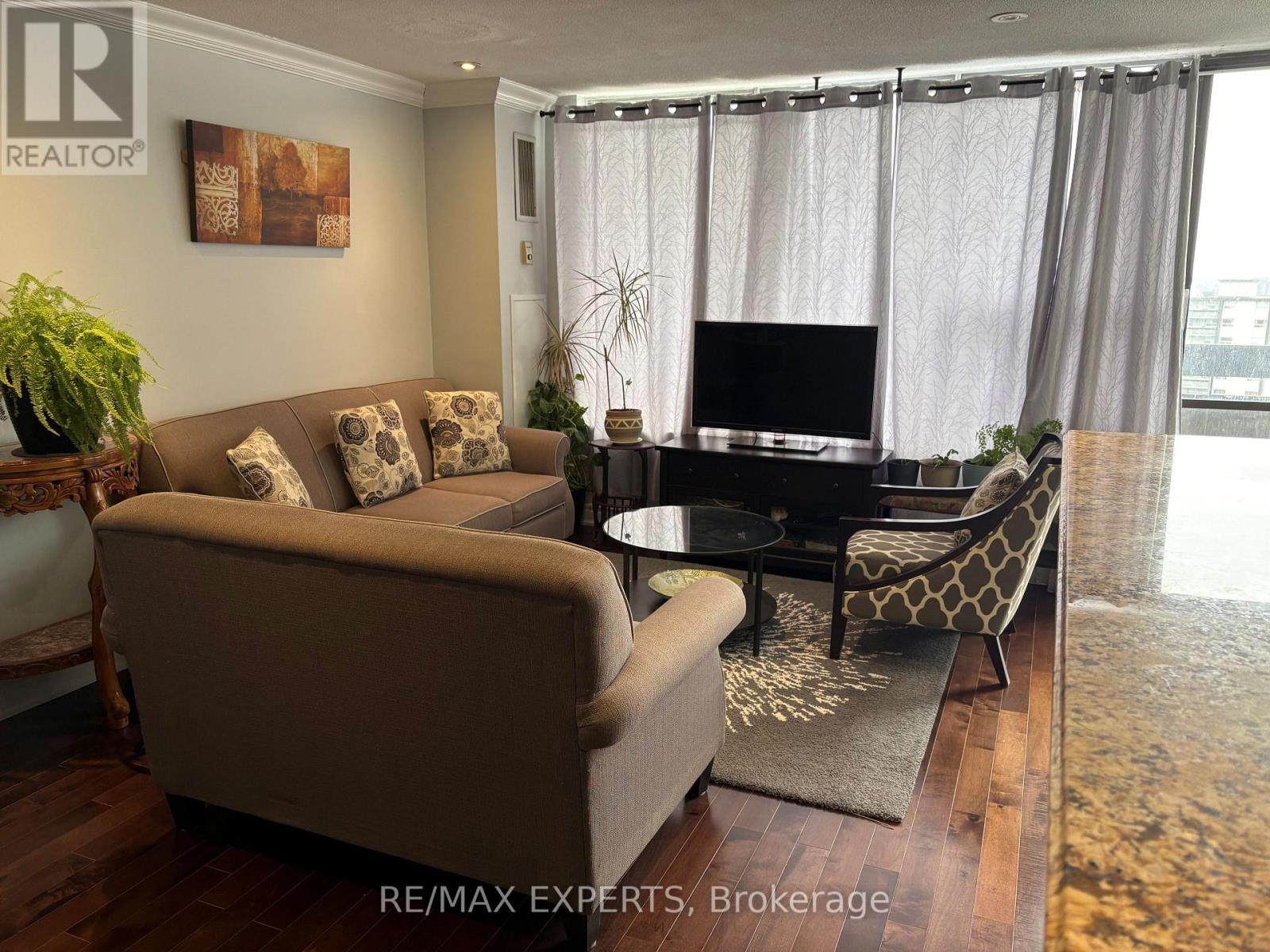 Ph15 - 11 Wincott Drive, Toronto, Ontario M9R 2R9 - Photo 4 - W12937716