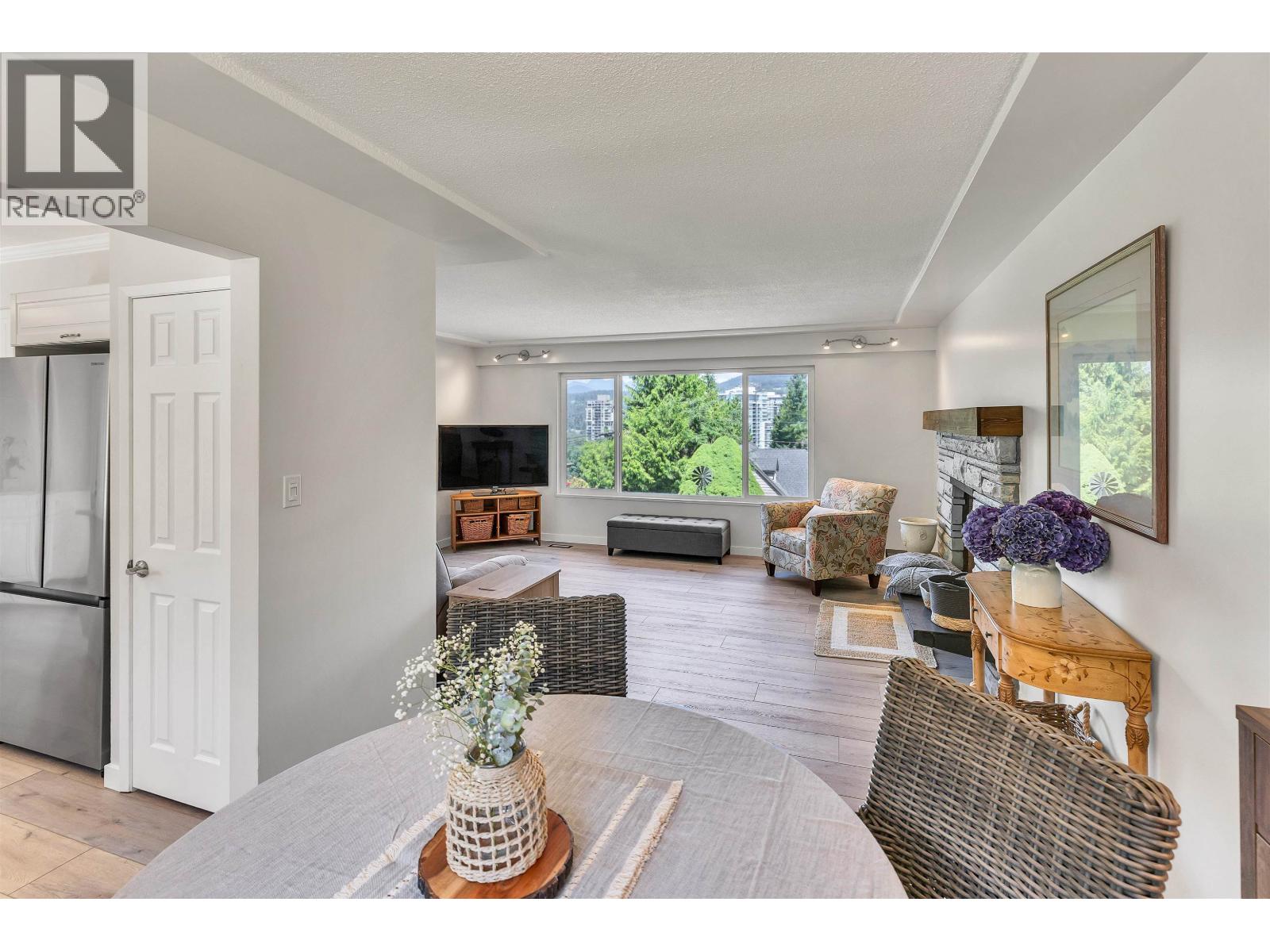 3321 Viewmount Drive, Port Moody, British Columbia  V3H 2L8 - Photo 6 - R3078779