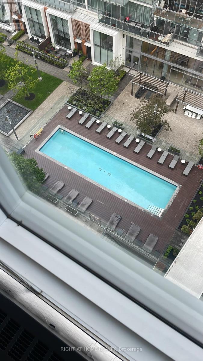 1025 - 29 Queens Quay E, Toronto, Ontario  M5E 0A4 - Photo 18 - C12844054