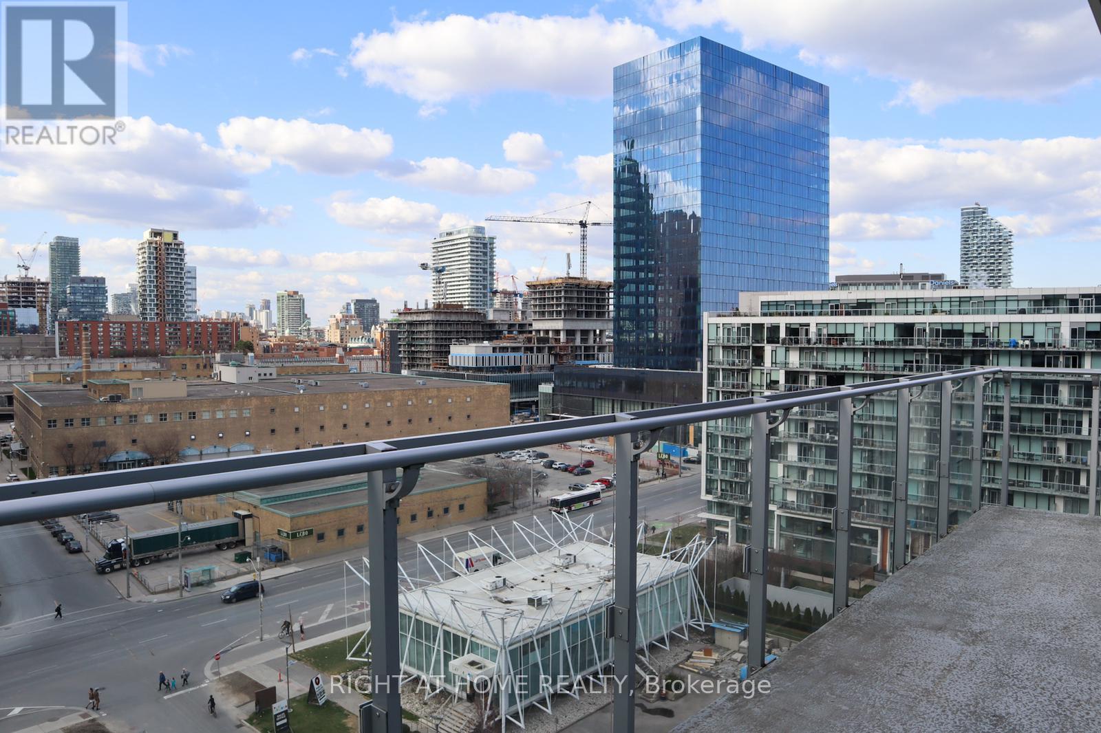 1025 - 29 Queens Quay E, Toronto, Ontario  M5E 0A4 - Photo 14 - C12844054