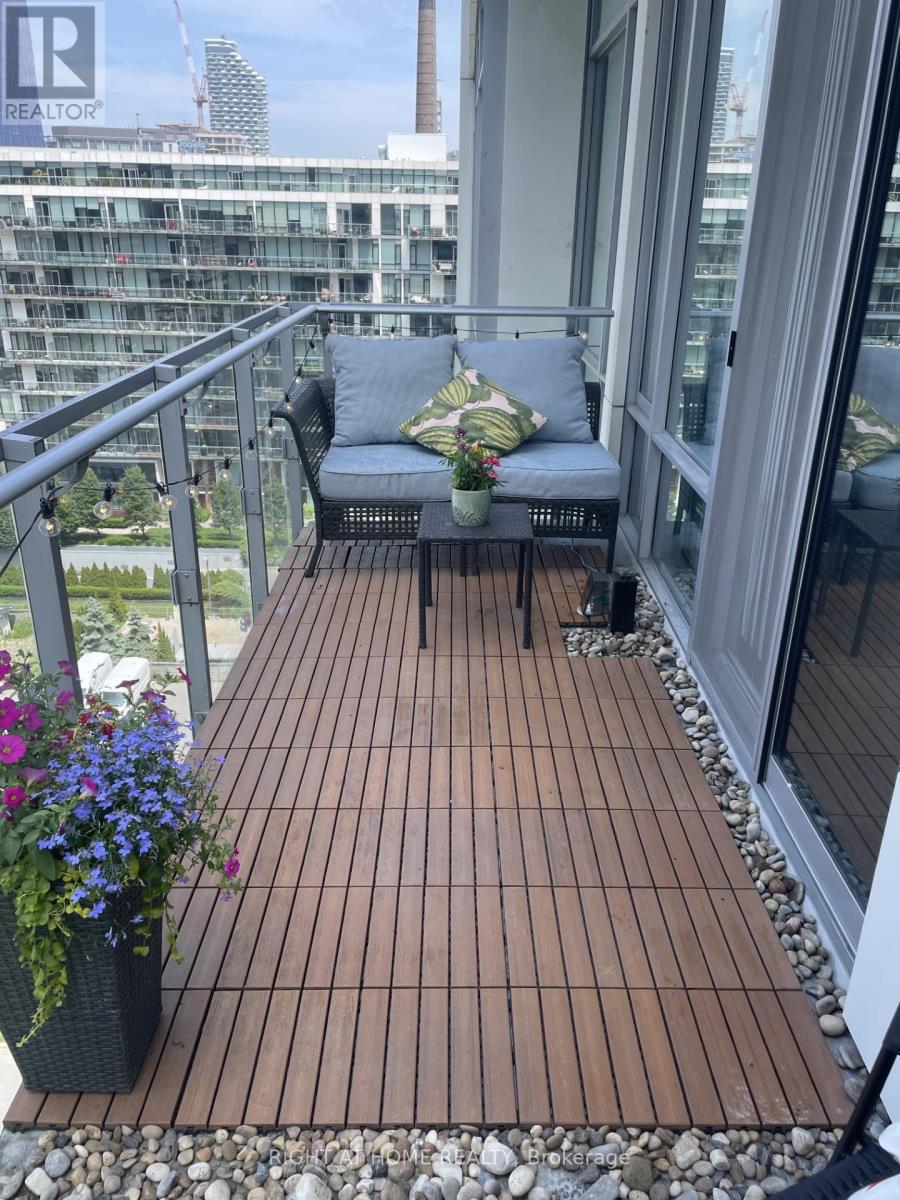 1025 - 29 Queens Quay E, Toronto, Ontario  M5E 0A4 - Photo 13 - C12844054