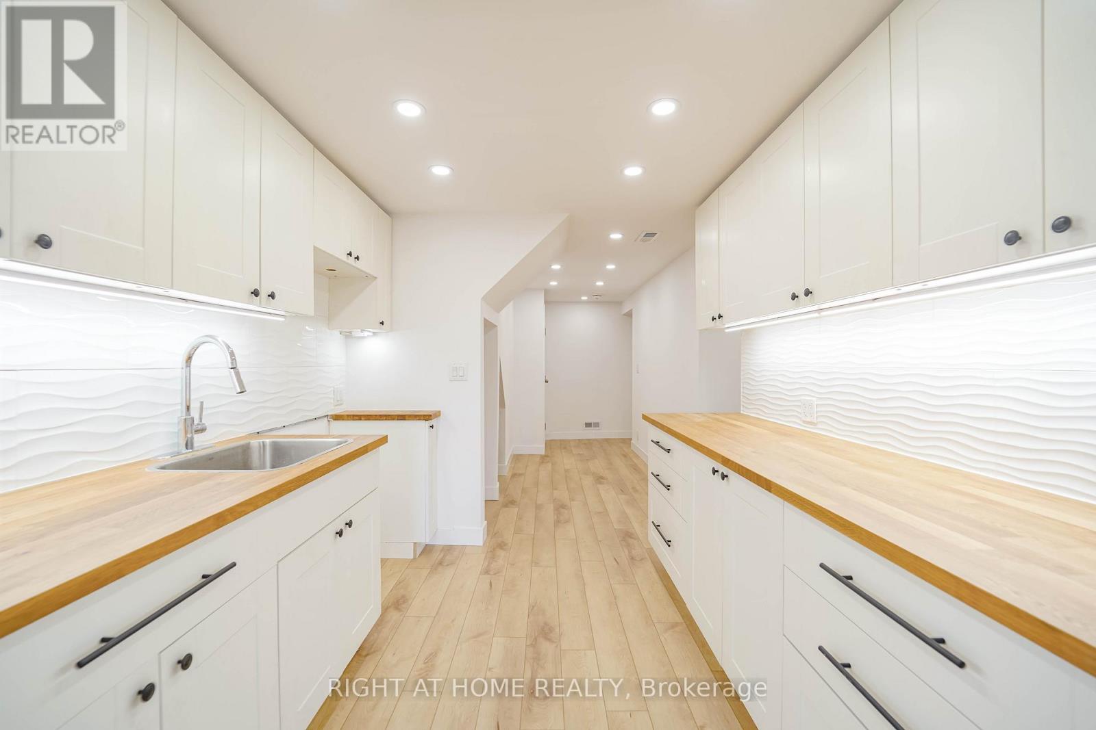 1083 Pharmacy Avenue, Toronto, Ontario  M1R 2H2 - Photo 33 - E12937648