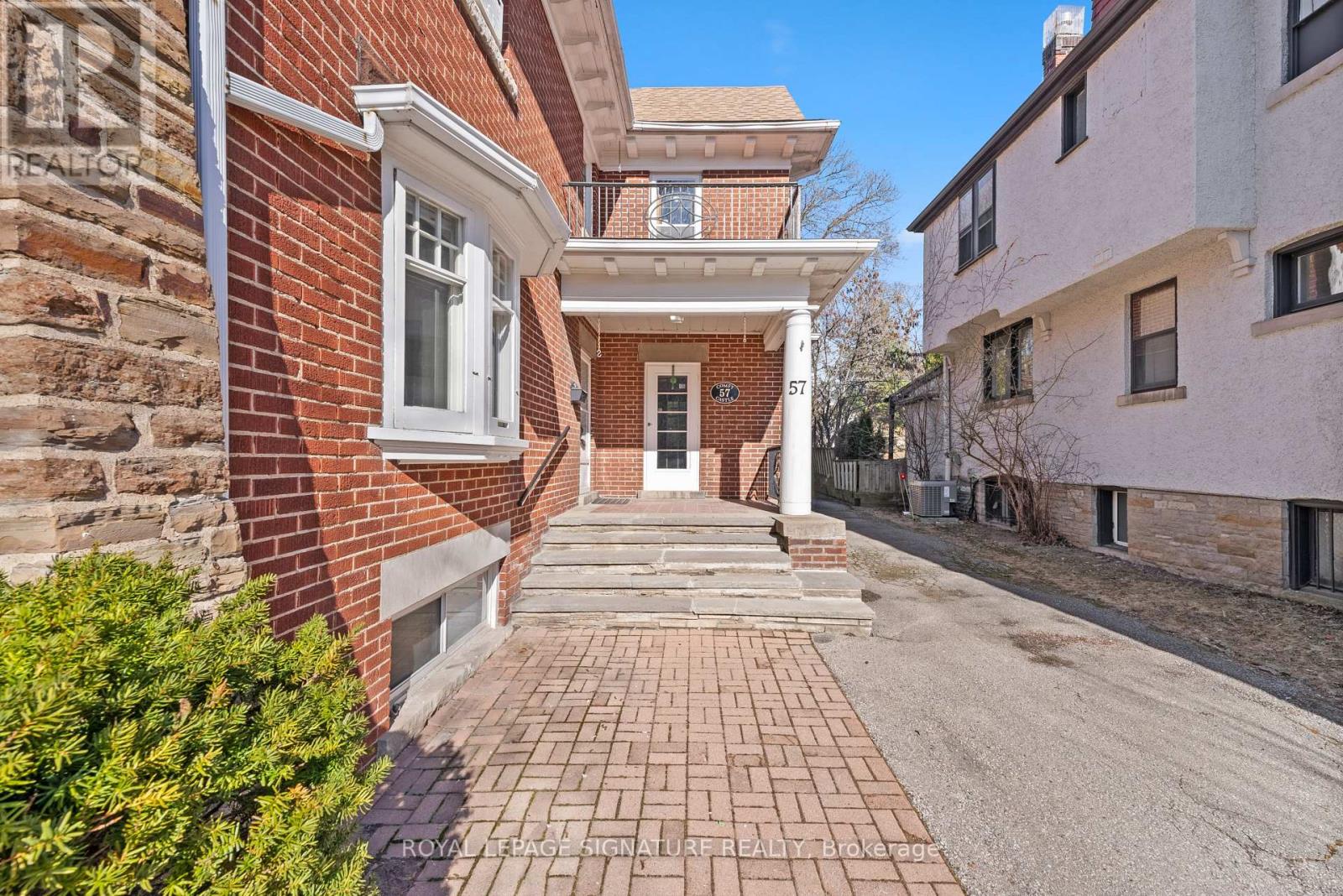 57 St Edmunds Drive, Toronto, Ontario  M4N 2P8 - Photo 3 - C12936386