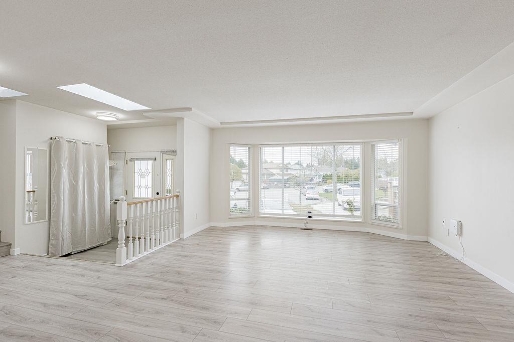 13285 98 Avenue, Surrey, British Columbia  V3T 5N1 - Photo 3 - R3104775