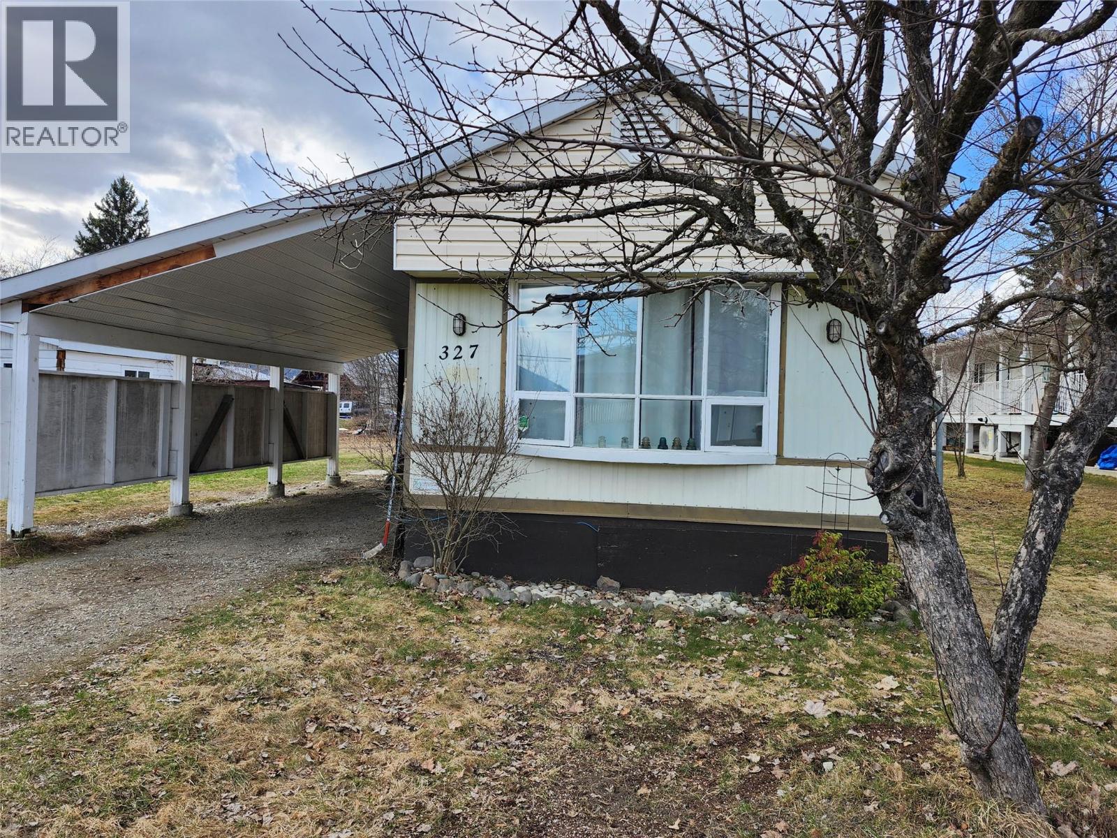 327 Edward Street, Revelstoke, British Columbia