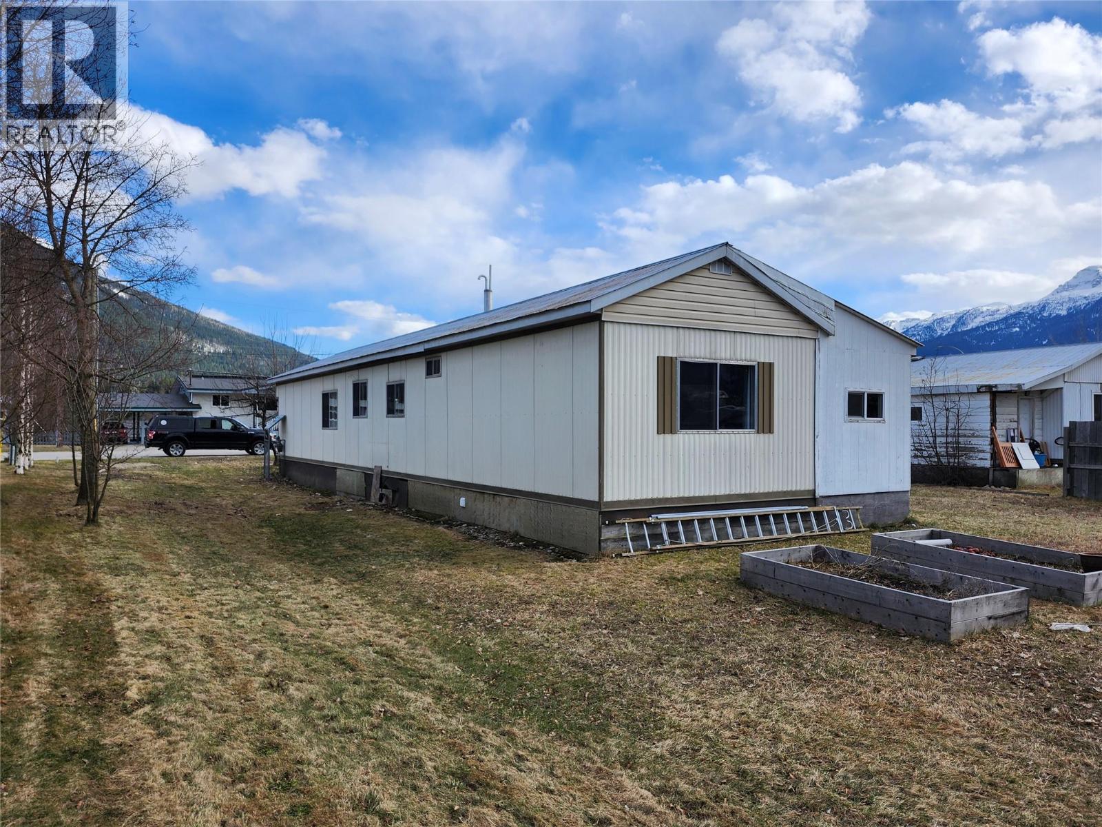 327 Edward Street, Revelstoke, British Columbia  V0E 2S0 - Photo 25 - 10372312