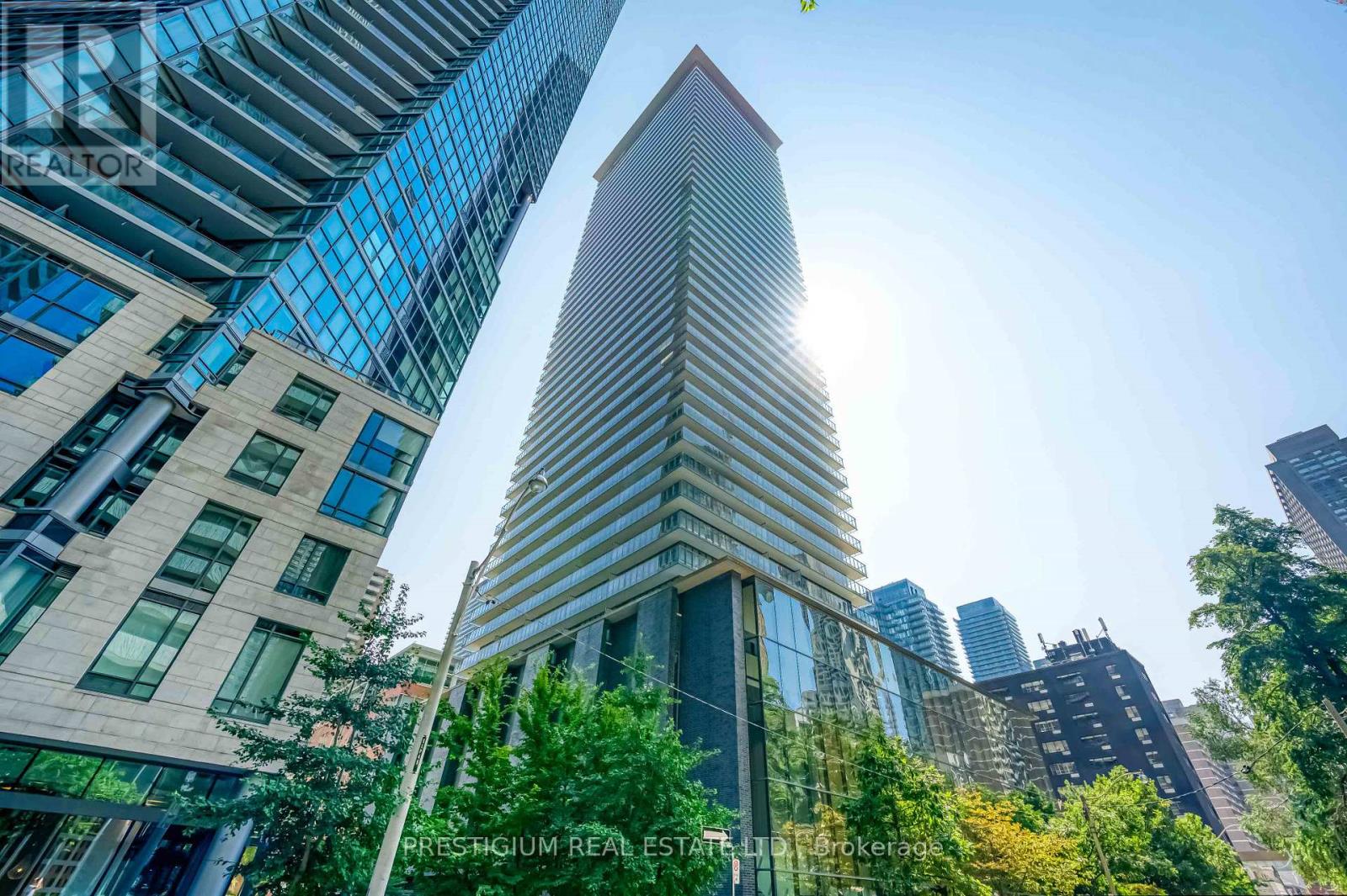 3704 - 33 Charles Street E, Toronto, Ontario  M4Y 0A2 - Photo 1 - C12937768